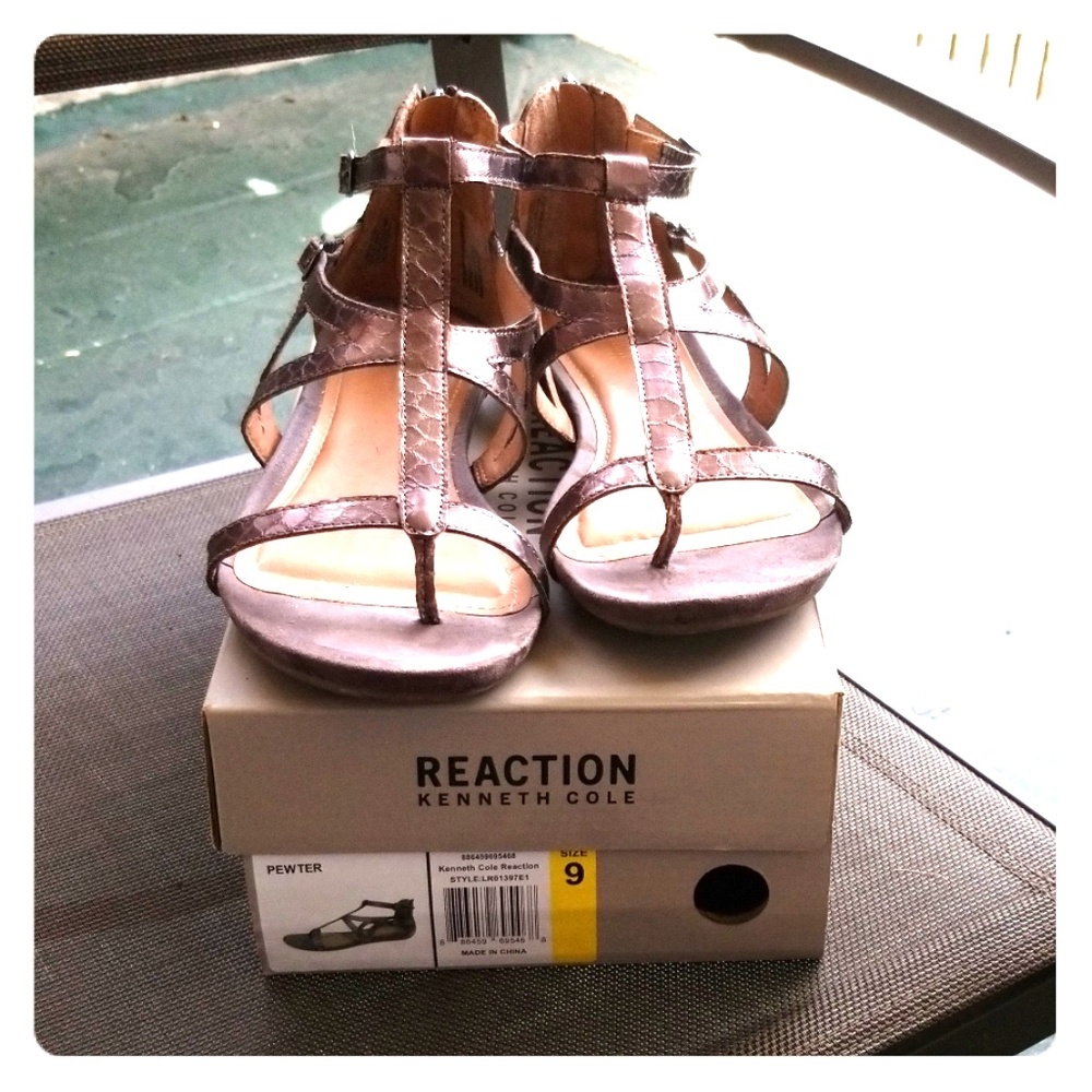 Reaction Kenneth Cole women sandle